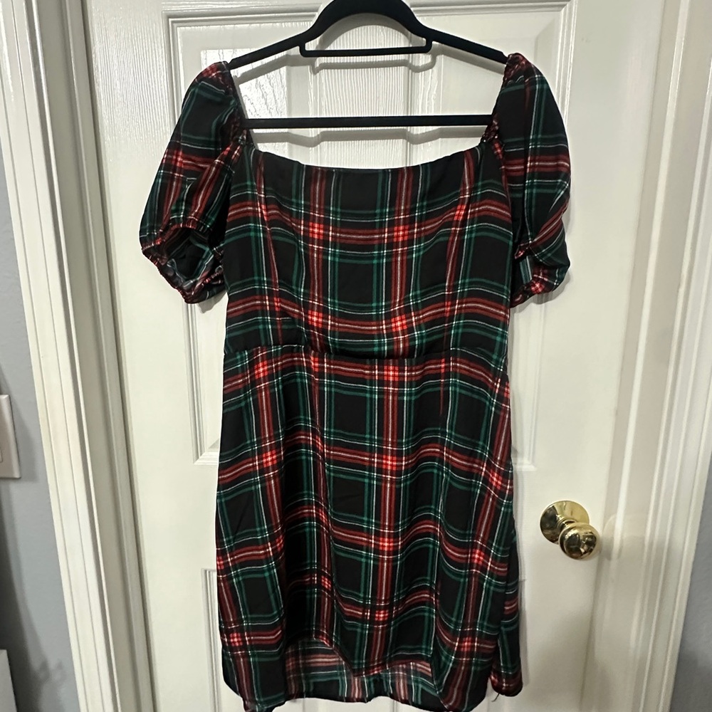 Francesca’s square neck puff sleeve plaid dress